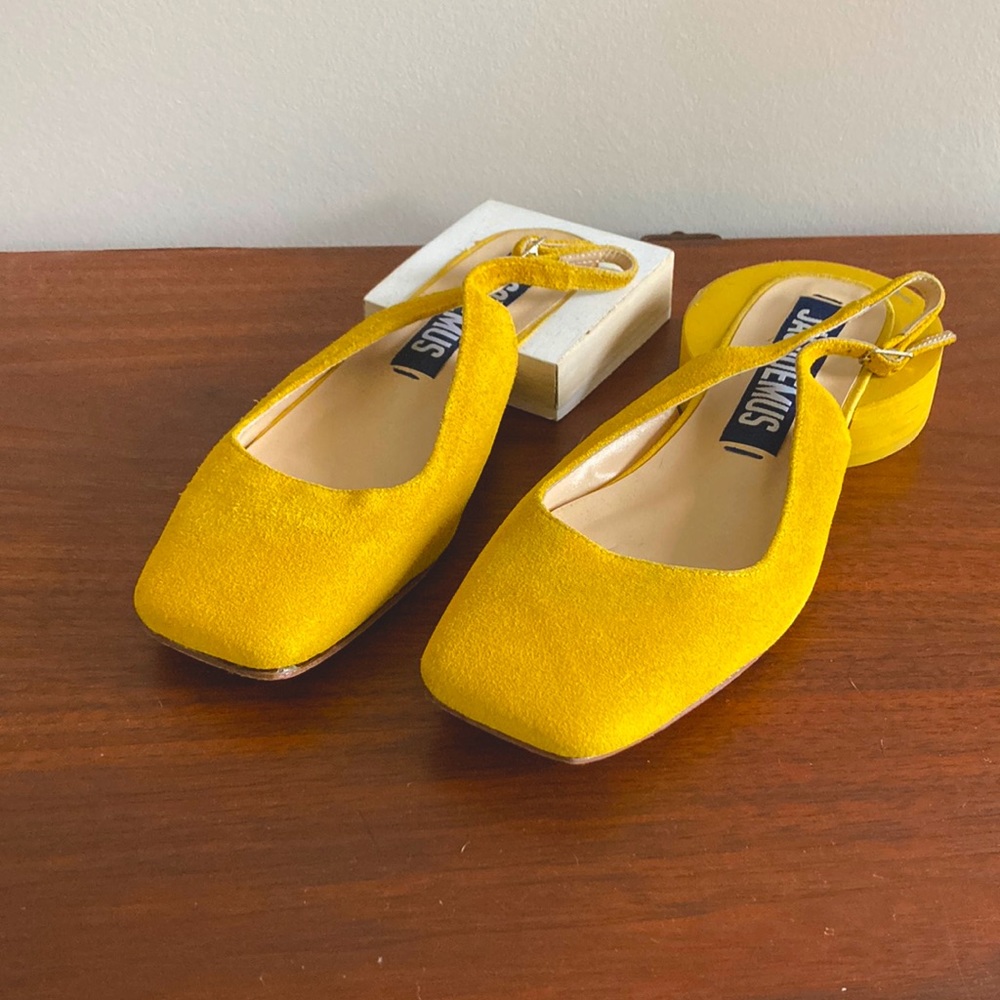 Jacquemus suede flats!